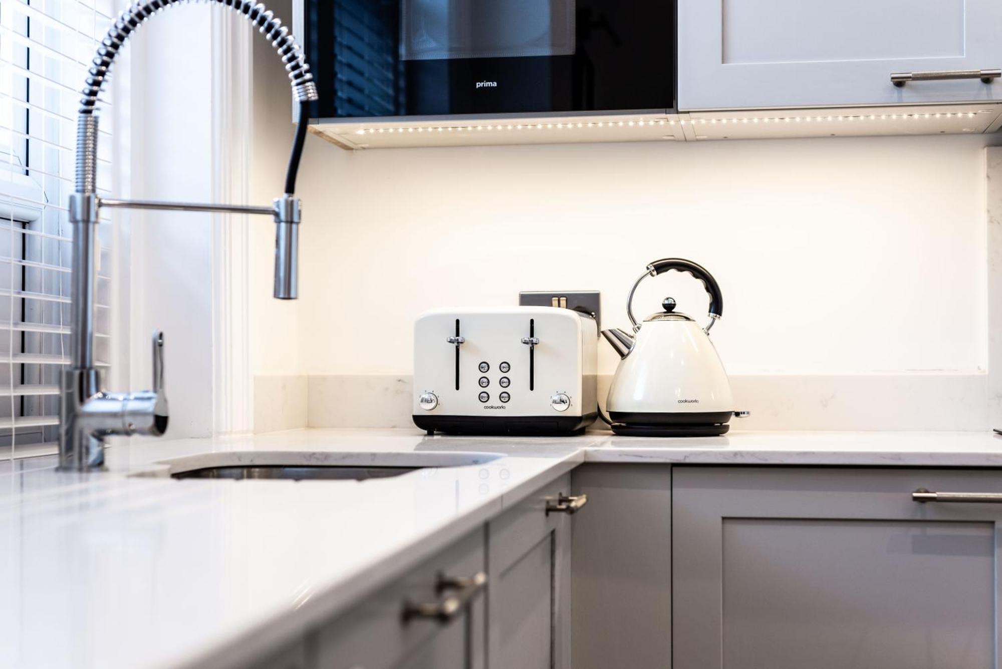2 The Quadrant Luxury Apartments - Hoylake Exteriör bild