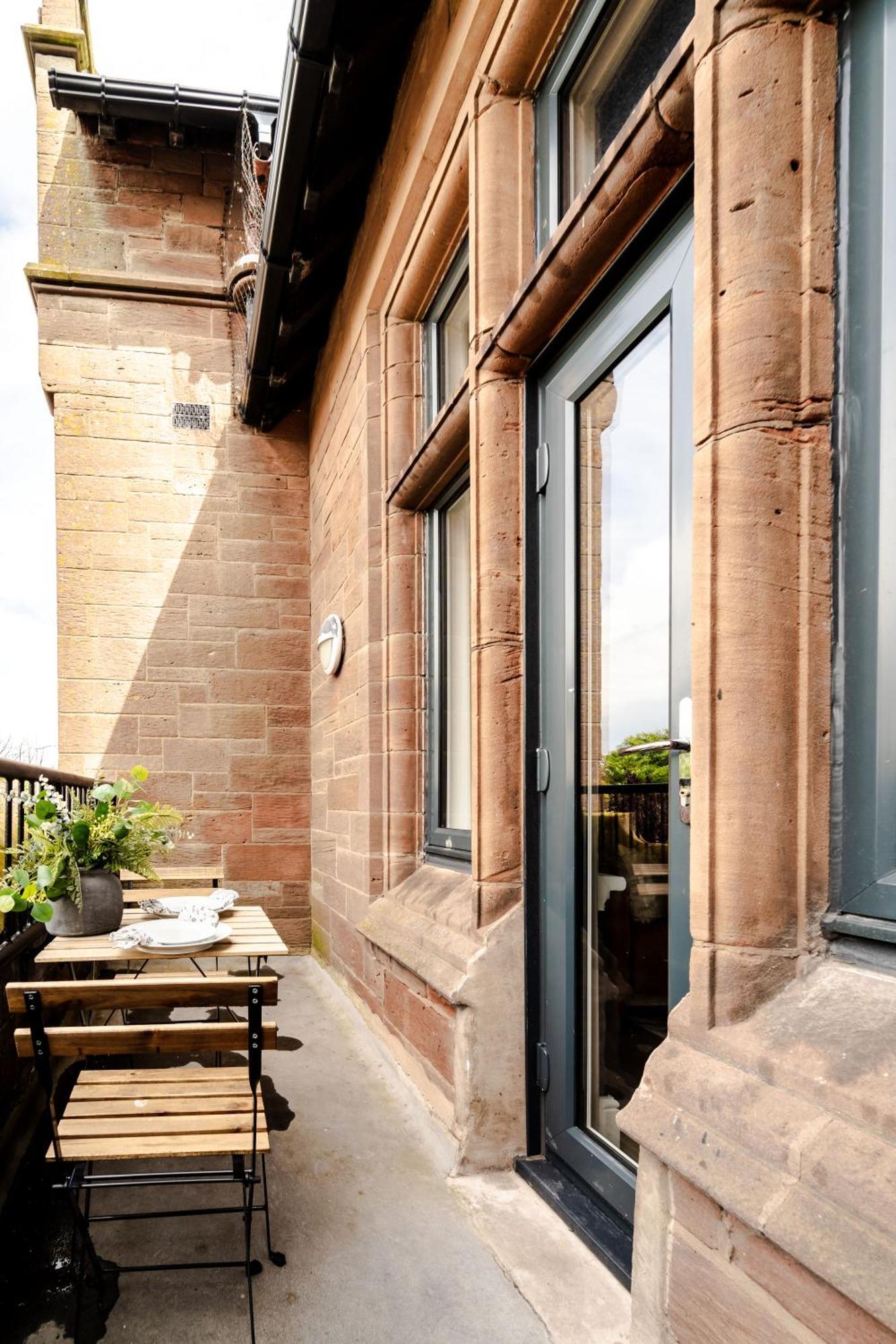 2 The Quadrant Luxury Apartments - Hoylake Exteriör bild